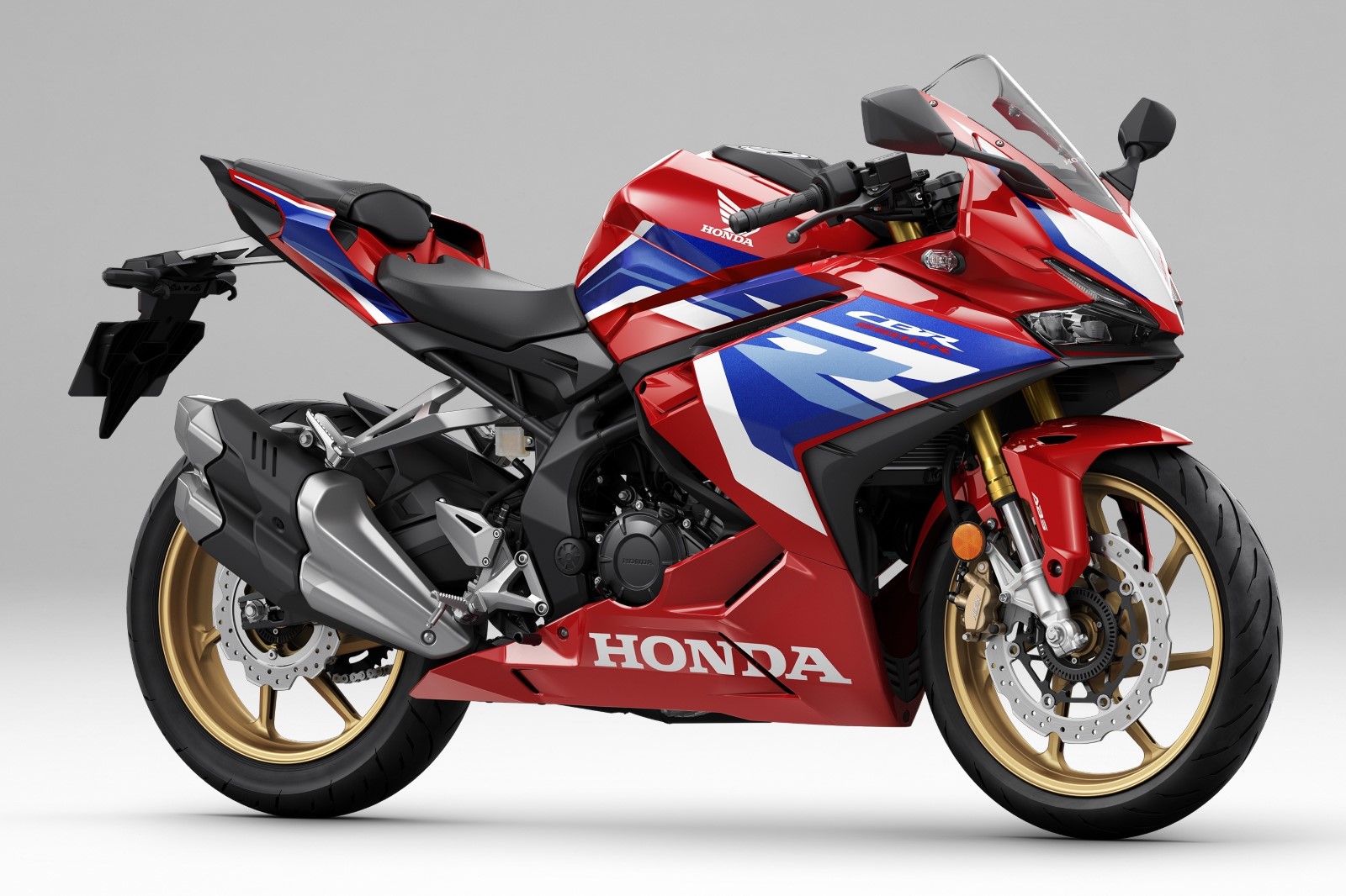 Honda CBR250RR 2023 launched with sporty and eye-catching